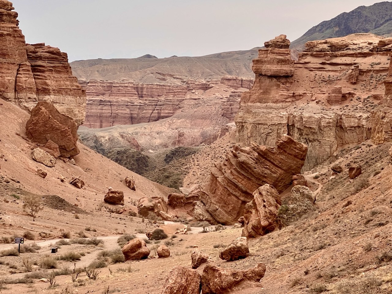 Charyn Canyon One Day Tour